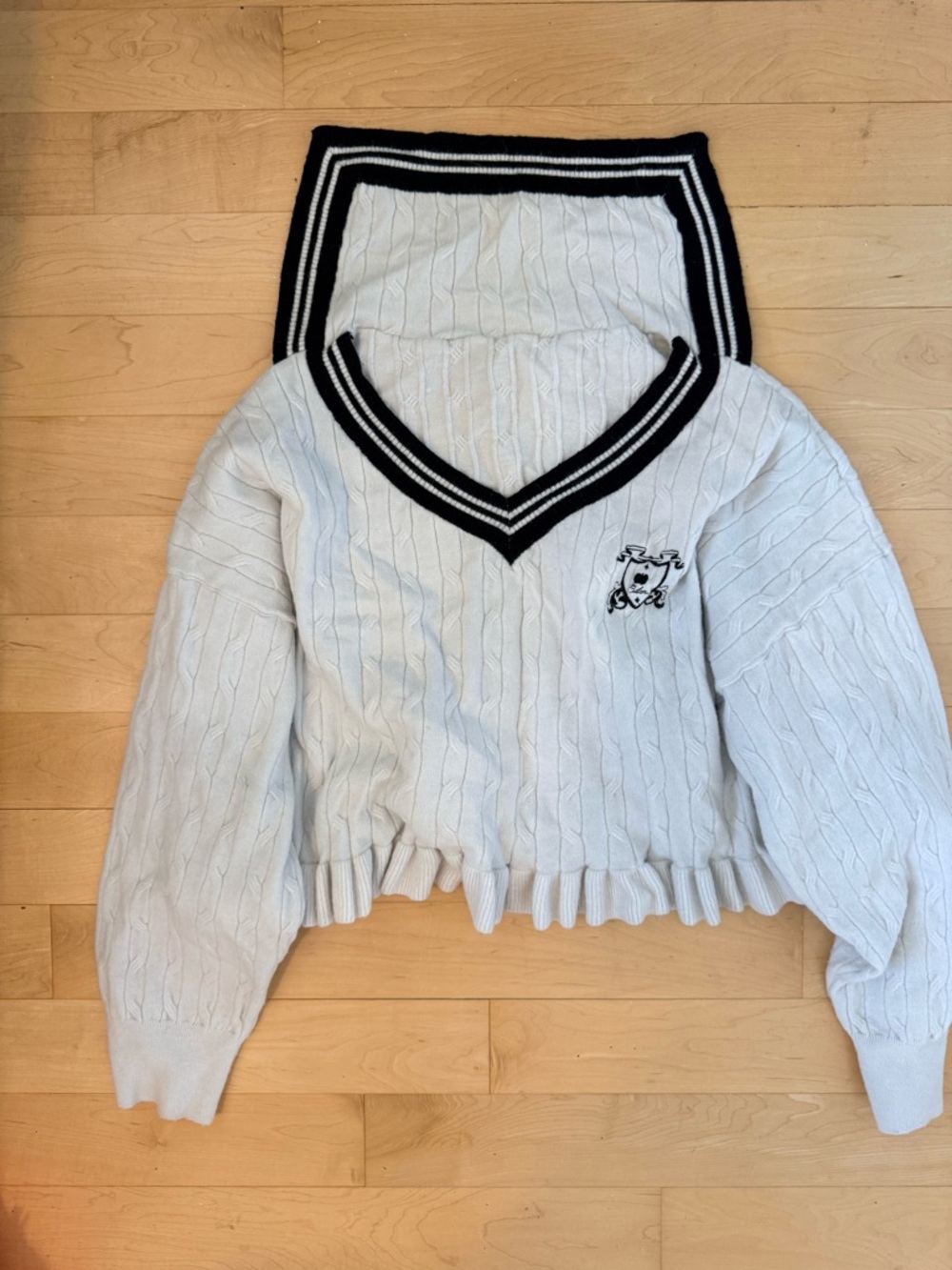 Women’s Off  White Cable-Knit V-Neck Sweater with Black Trim